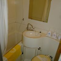 少し狭いけどユニットバス、