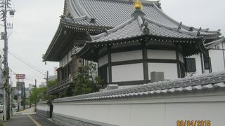 東洲斎写楽の墓があります。