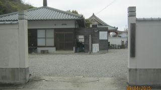 モラエスの墓があります。