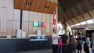 ★日本語のオペラハウスツアーに参加できる