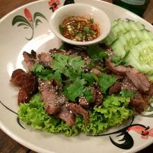 ビーフ料理　ソースが辛くてピリッと美味しい