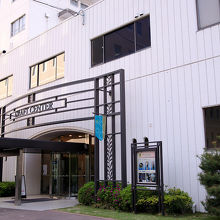 クラフトセンター、ノリタケミュージアムの入った建物。