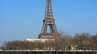 どこからでも見えるパリの象徴