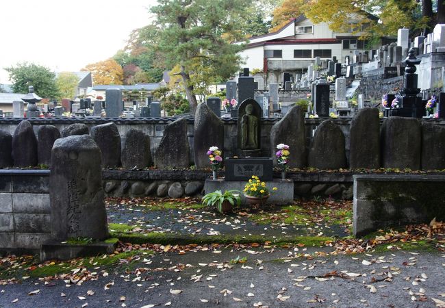 戊辰戦争戦没者の墓