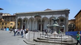 振り返るとクーポラが見えます