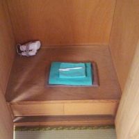 浴衣っぽいパジャマ、バスタオル、タオル、歯ブラシ、ドライヤー