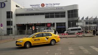 ヘルシンキからのフェリーで、タリン港へ入港しました。