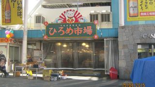 昼から多くの観光客がいました。