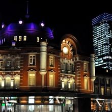 ライトアップされた東京駅天井ドーム部分です。