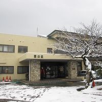 小さいですが、こぎれいな建物