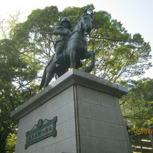 大きな像でした。