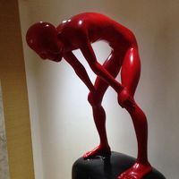 フロントまわりにはみょーなモニュメントが盛りだくさん