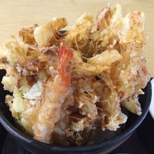 とにかく一つのてんぷらの大きさが凄いです。