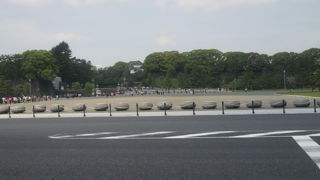 皇居前広場で騎馬隊の訓練を見ることが出来ました。感激です。