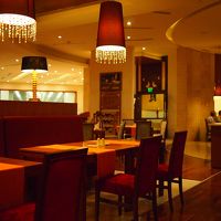 夕食会場です。落ち着いていて良い雰囲気でした。