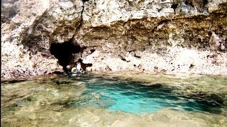 ここでのカヤックと鍾乳洞体験は面白かった　税別5500円　また大潮の干潮時のサンゴ礁に出るのも良い