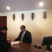 フロントの様子です。TOKYO時間の時計がありましたｗ