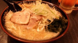 札幌風だとわかる白味噌ベースのラーメン