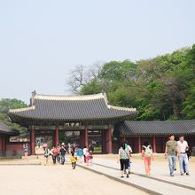 昌徳宮　粛章門