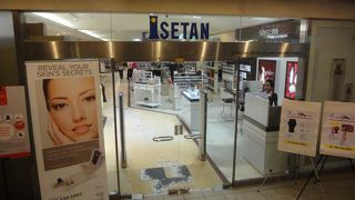 規模は小さい。