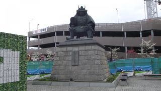 凛々しい姿は当面お預けです