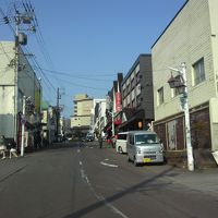 徒歩１分でおみやげ街です。