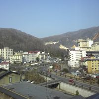 部屋から地獄谷が見えます。