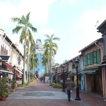 ブッソラー ストリート