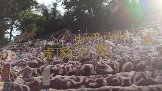 少し不気味な像の数々