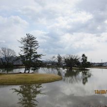 観自在王院跡と【舞鶴が池】