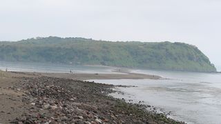 大潮になると　道ができる