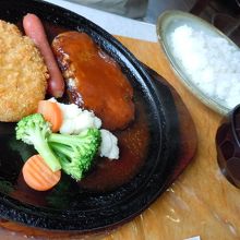 ミックスグリル　￥850