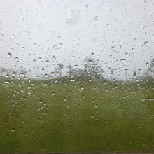 途中のスコールは大雨。　