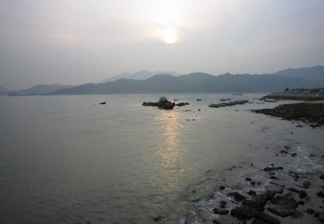 （香港）静かな砂浜が広がる