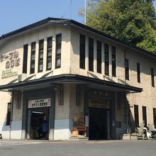 ケーブルの坂本駅