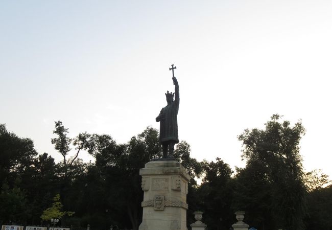 キシニョウ中心部にある大きな公園