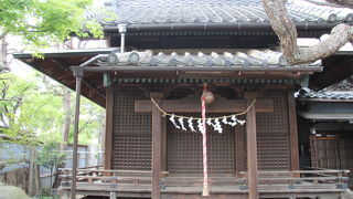 長喜院に隣接する神社