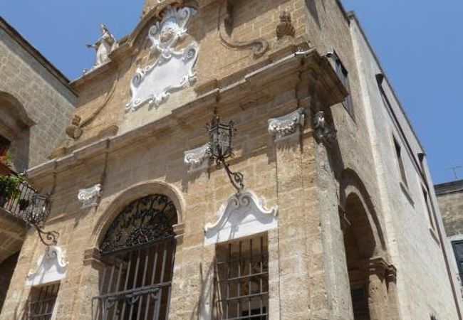 時計を持つ美しいセディーレ宮♪