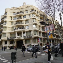 そりゃもう波だらけです。