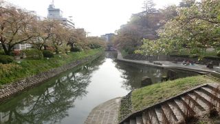 水辺の風情が旅情をそそる