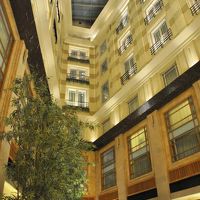 １階のコートヤードは天井まで吹き抜け