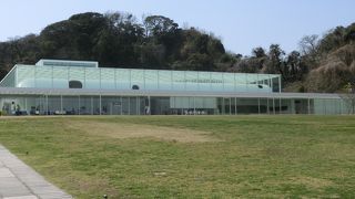 海のそばの素敵な美術館