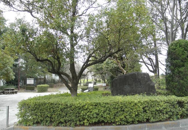 万葉集にある葛飾早稲の歌に出てくる「にほどり」から命名された公園