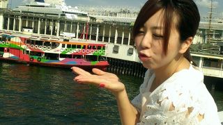 香港のビルを見ながら…