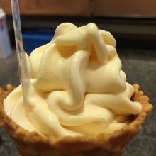 烏骨鶏ソフトクリーム