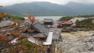 恐山で温泉に入れます