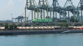 セントーサ島に渡る交通手段の一つ