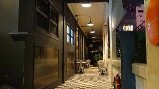 2階に上がるまでの廃墟のような雰囲気が好き（ルージーン・ドンコイ）