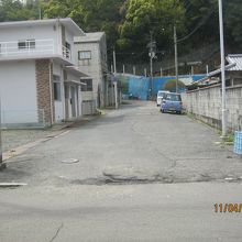 城山公園の入り口です。奥の山全体が公園です。