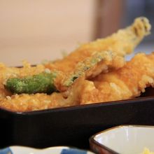 アナゴ天丼、東京湾の海の幸が美味です